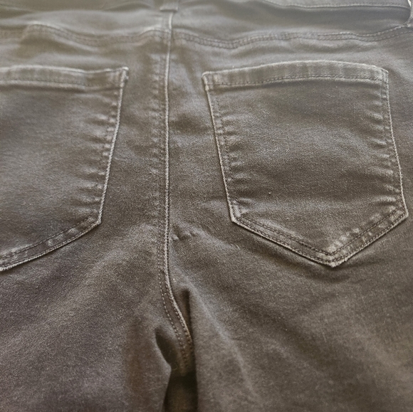 Liverpool shorts, women's size 6 - Picture 4 of 8